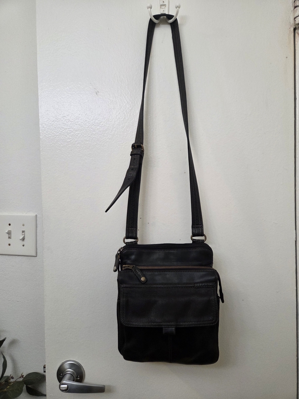 Fossil Unisex Black Leather Crossbody Messenger Bag